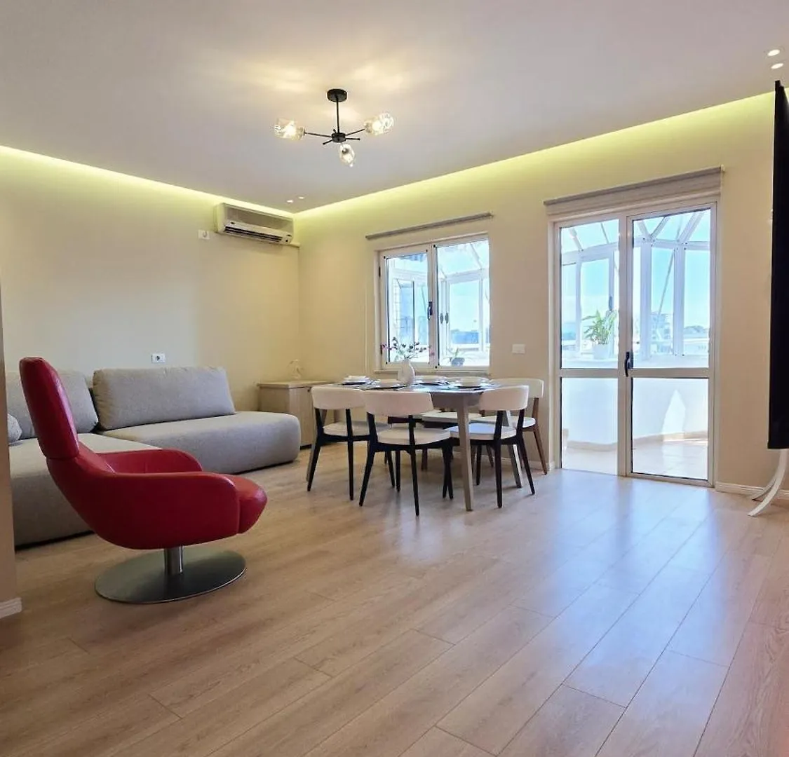 Appartement Sky Penthouse à Tirana